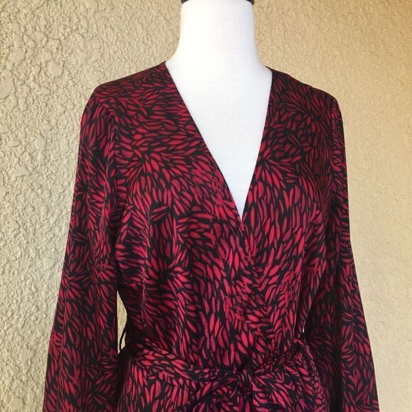 Vince Camuto Drifting Petals Hammered Satin Wrap S - Picture 6 of 8